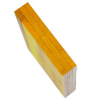 drei Schichten gelbes Sperrholz für den Außenbereich
